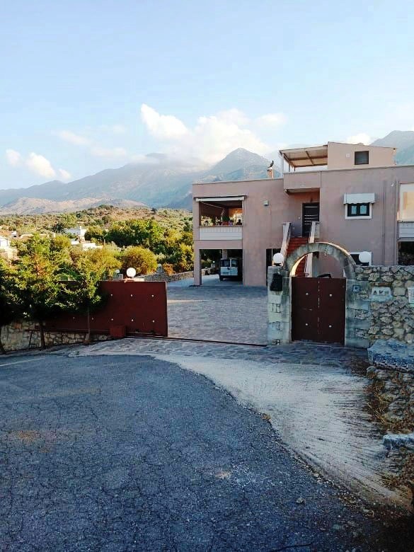 κατοικία προς πώληση στον Αποκόρωνα-Εξοχική κατοικία μεζονέτα προς πώληση στα Χανιά - σπίτι για αγορά Χανιά Κρήτης