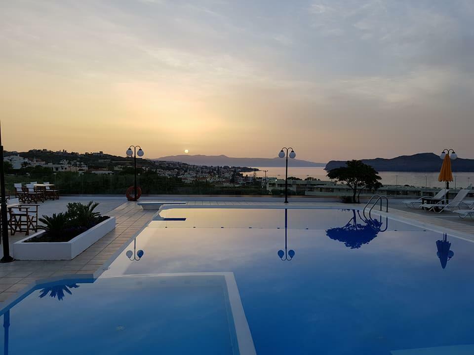 ξενοδοχείο μπροστά στη θάλασσα για πώληση στα Χανιά Κρήτης