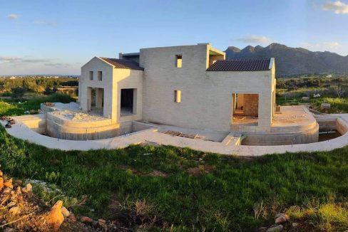 Semi-Complete Villa For Sale In Chania